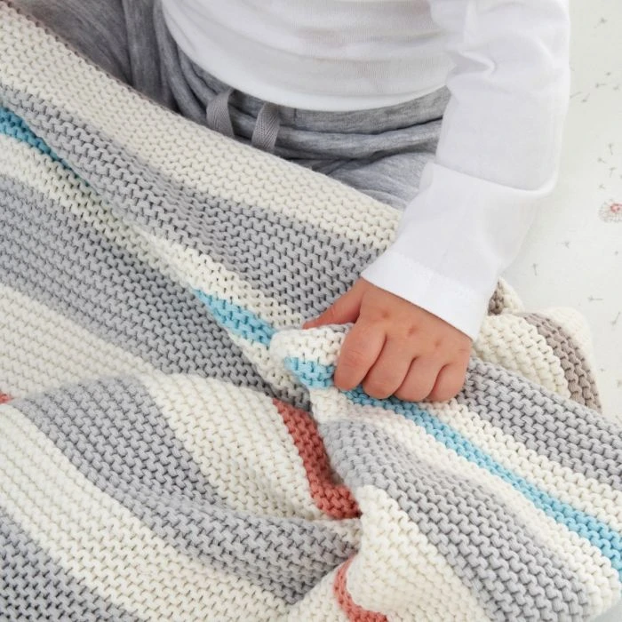 Tutti Bambini Chunky Knitted Baby Blanket - Cocoon 5 Tutti Bambini Chunky Knitted Baby Blanket - Cocoon - Image 3