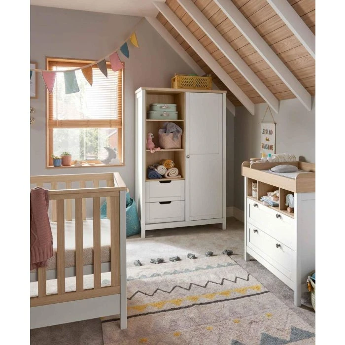Mamas & Papas Harwell 3 Piece Cot Bed Range - White/Oak 3 Mamas & Papas Harwell 3 Piece Cot Bed Range - White/Oak